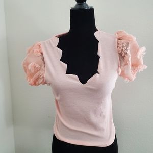 Woman's Scallop Trim Neck Short Sleeve Top